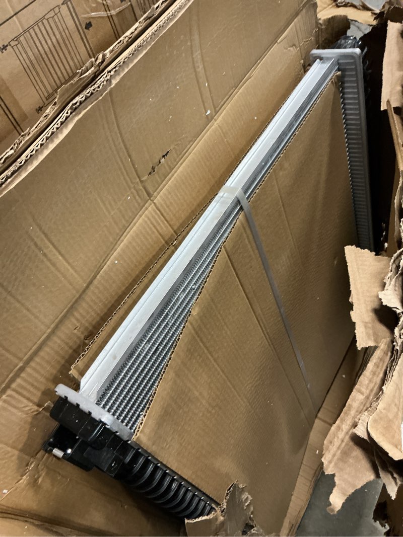 Condition photo showing As Is for genuine oem cl1z8005a radiator