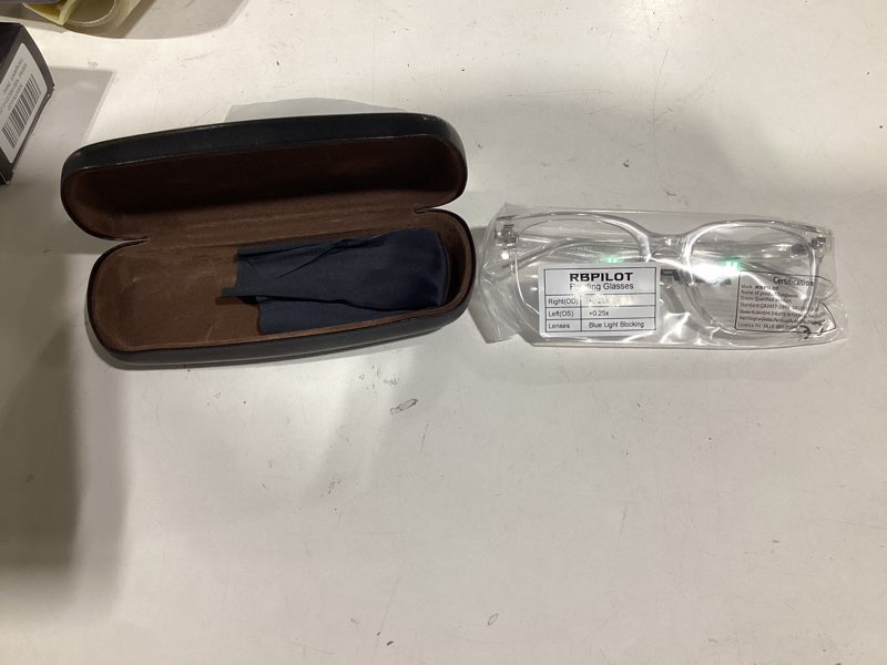 Condition photo showing Good Condition for blue light blocking reading glasses for men & women anti-reflective computer & book readers transparent 52 millimeters 0.25 x
