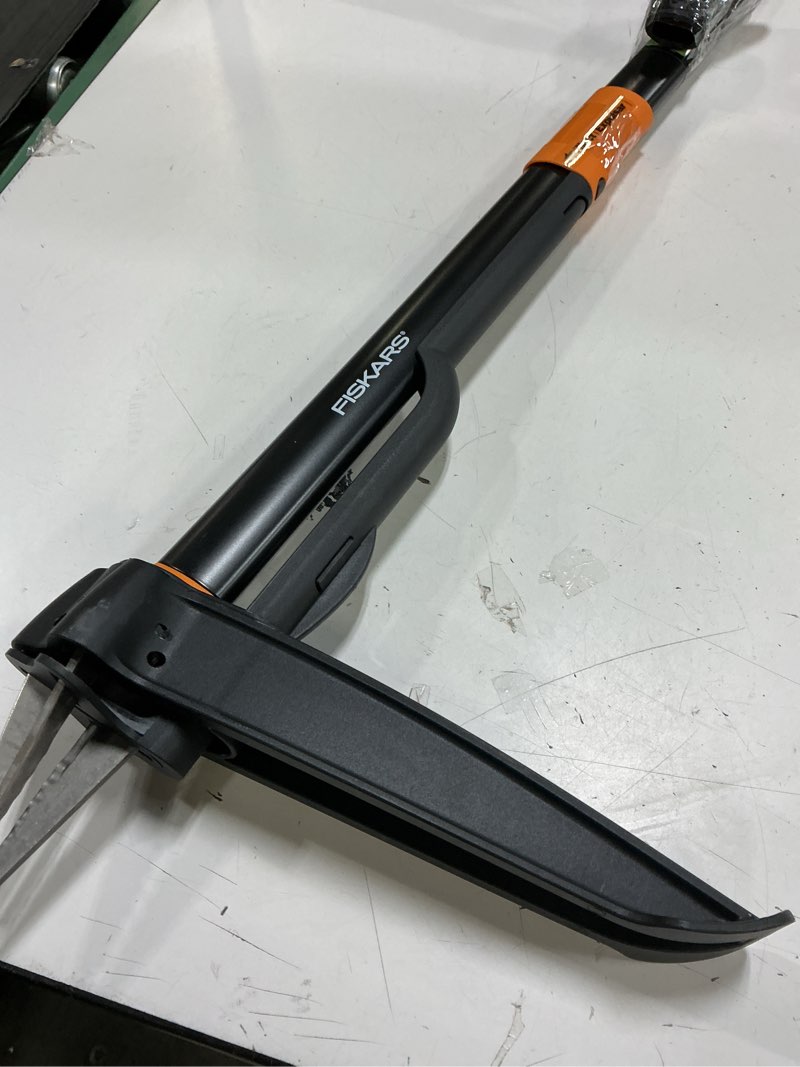 Condition photo showing Good Condition for fiskars 39.25 in. stainless steel weeder aluminum handle