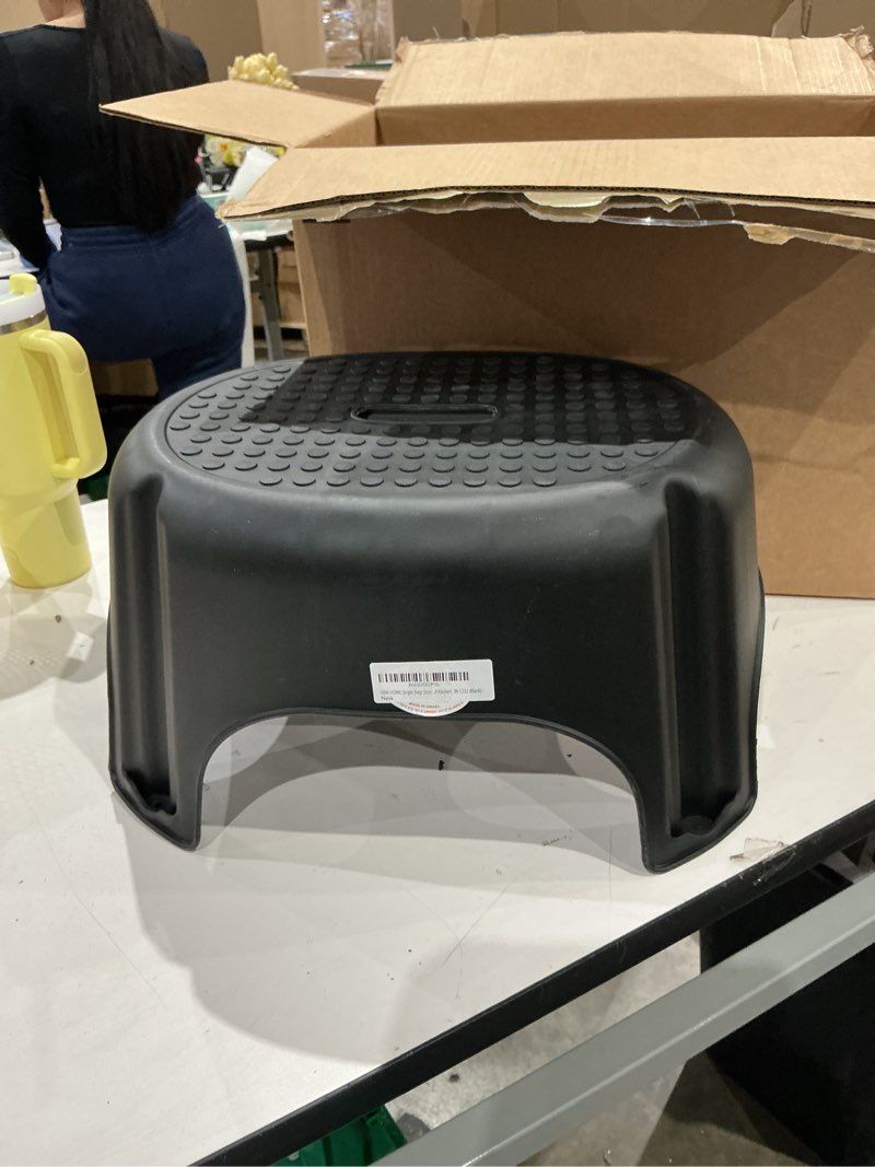 Condition photo showing Good Condition for ybm home single step stool for kids and adults, supports 200-pound load capacity for children to reach the sink and areas that are a bit too high - perfect for bathroom and kitchen, 39-1232 (black)