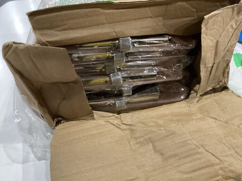 Condition photo showing New/Like New for Qilery 24 Pcs Bulk Mini Clipboards with Pen Holder Clip A5 Memo Clipboard 6x9 Small Plastic Clip Boards for School Office Restaurant Cafe Hotel Shopping List, Pen Not Included, Pink