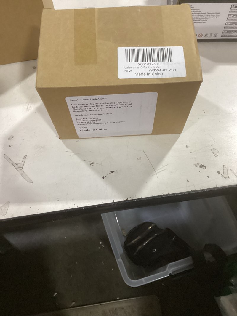 Condition photo showing New/Like New for 28 Packs Valentine's Day Cards for Kids School with Mini Plush Bear Keychain, Valentines Gifts for Kids Classroom, Valentines Gifts Valentine's Party Favors Style 19