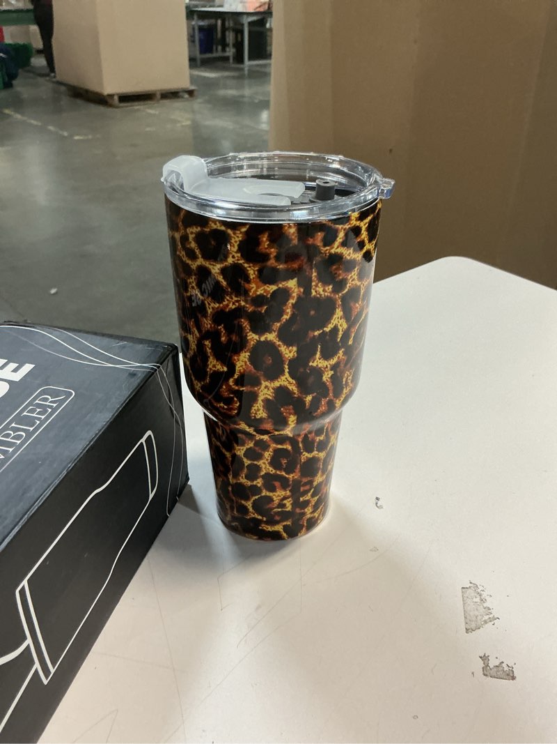 Condition photo showing Good Condition for leopard 32 oz stainless steel travel tumbler with lid and stainless steel straw