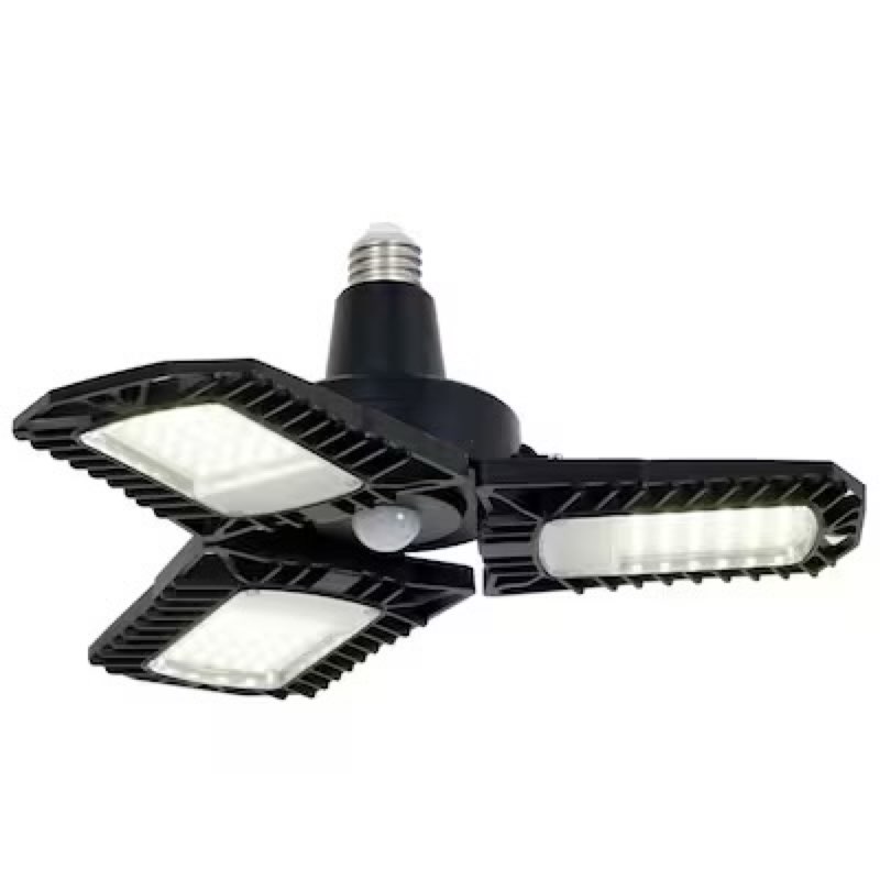 Utilitech 1-ft 8000 Lumens Black 3 -Light LED Diffuser Garage Shop Light Model Z-JG-80AL-M