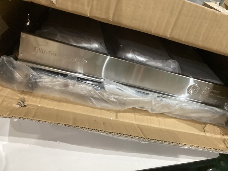 Condition photo showing Good Condition for elite gourmet ewm-6171 triple 3 x 2.5 qt. trays, buffet server, food warmer temperature control, clear slotted lids, perfect for parties, entertaining & holidays, 7.5 qt total, stainless steel 7.5 quart