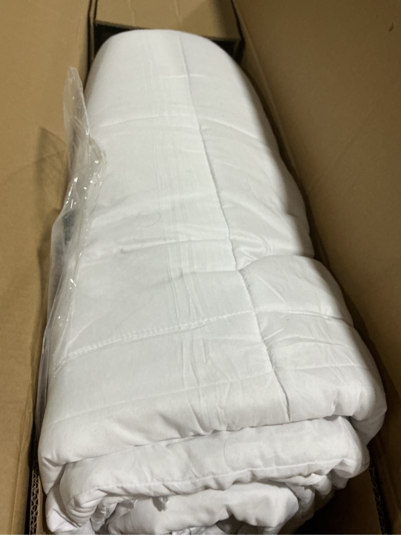 Condition photo showing As Is for Bedsure Comforter Duvet Insert - Quilted Comforters Cal King Size, All Season Duvet, GentleSoft Down