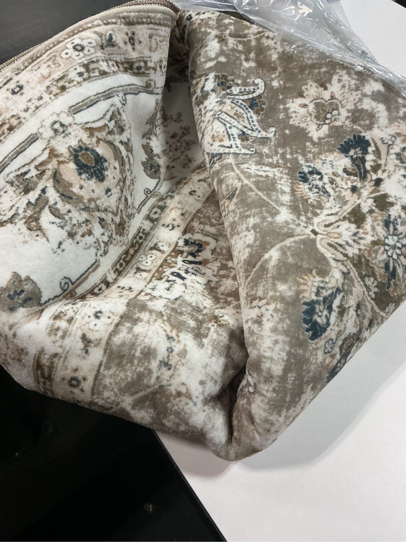 Condition photo showing Good Condition for Similar Lahome Vintage Medallion Area Rug - 4' Diameter Non-Slip Distressed Area Rug Small Accent Throw Rugs Floor Carpet for Door Mat Entryway Bedrooms Laundry Room Decor (4' Diameter, Gray)