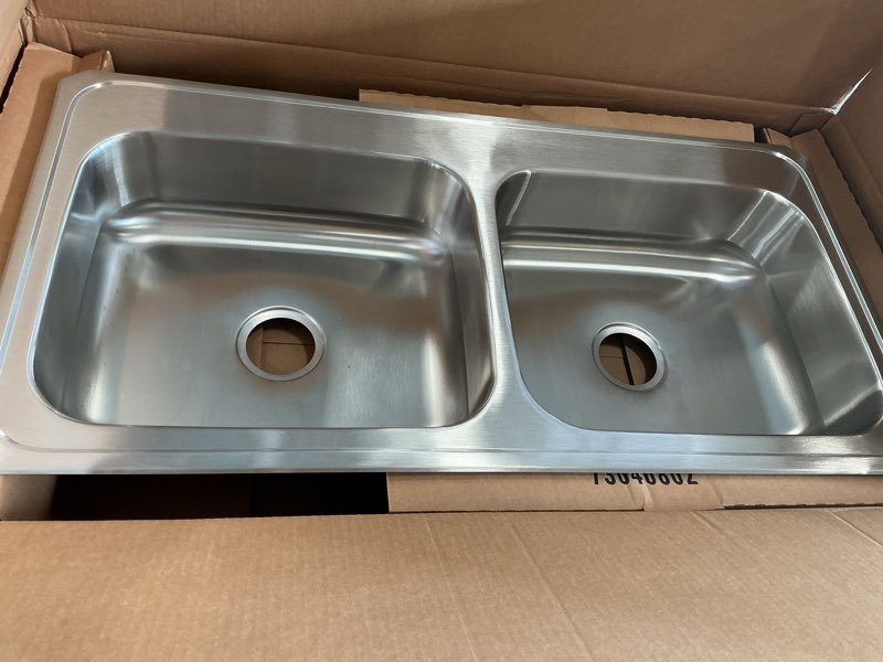 Condition photo showing Good Condition for Elkay Gourmet 43   x 22   Top Mount Kitchen Sink