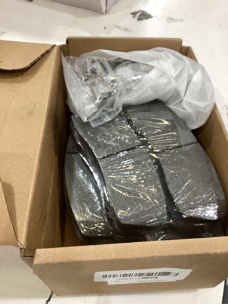 Condition photo showing Good Condition for d757 d824 8pcs ceramic front rear brake pads sets with clips fit for 2000-2005 excursion,for 1999-2004 ford f-250 super duty,for 1999-2004 ford f-350 super duty