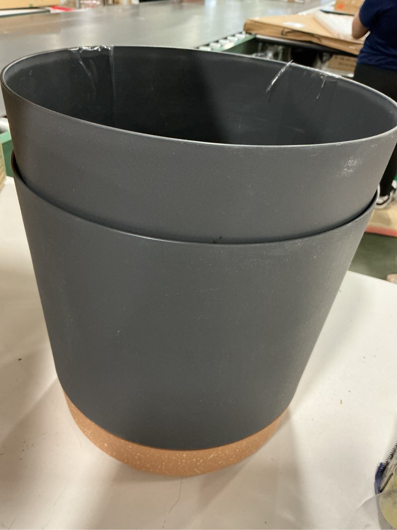 Condition photo showing Good Condition for kubvici Plant Pots for Indoor Plants, 2 Pack 8 Inch Plastic Flower Pot Planters with Drainage Saucer for Indoor Outdoor Garden Home (8â€? Black)