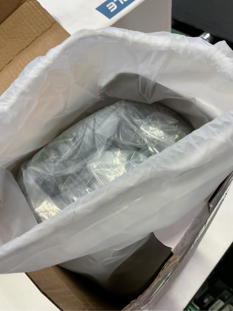 Condition photo showing New/Like New for (gray, small)
