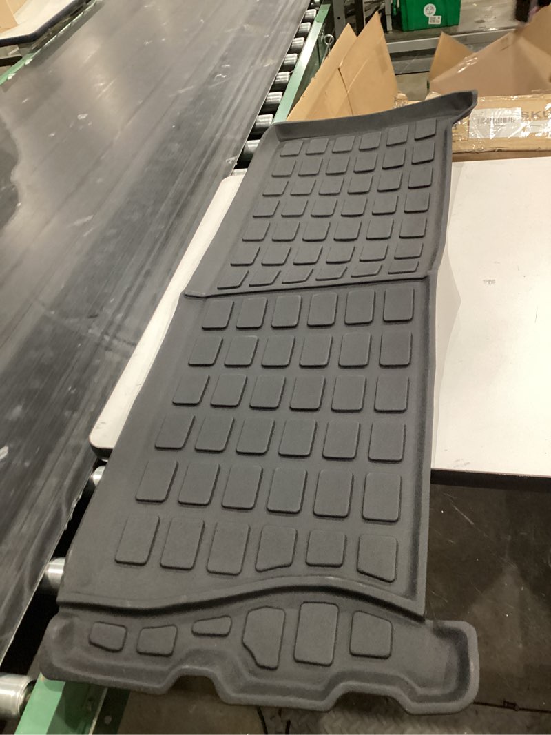 misc backseat floorboard mat black 