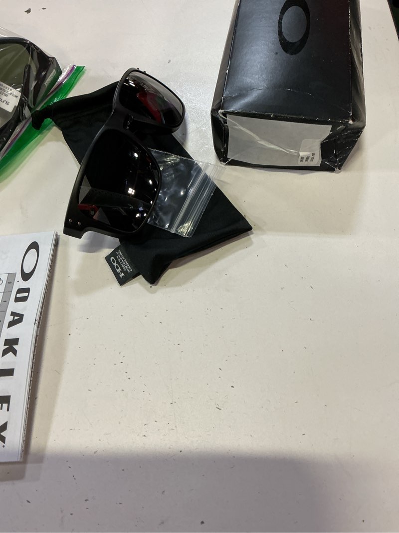 Condition photo showing New/Like New for oakley standard issue holbrook sunglasses