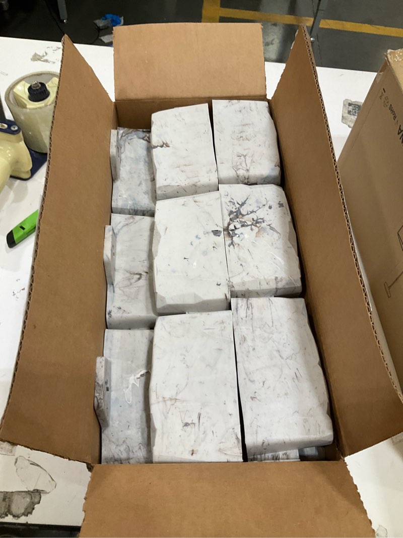 Condition photo showing Good Condition for decorative faux stone 10 ft. x 2.7 in. brown plastic no-dig landscape edging kit