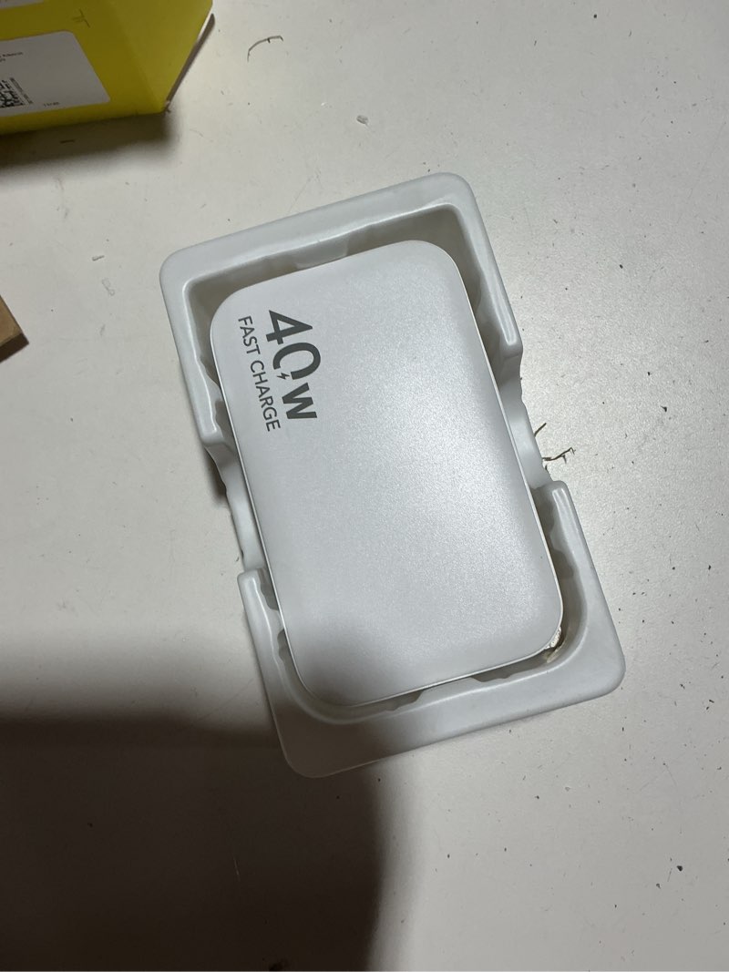 Condition photo showing Good Condition for 4-in-1 retractable gan wall charger plug for iphone 17 usb c,travel essentials brick multiport,3ft lightening+ type c cables,40w fast charging foldable block for iphone 17 pro/16/15/14/13,ipad,galaxy white-c/lightening cables