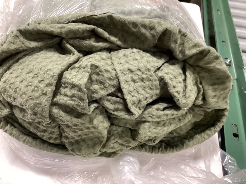 Condition photo showing Good Condition for organic luxe honeycomb duvet cover set, full/queen, olive