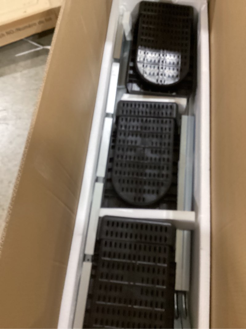 Condition photo showing Good Condition for chicken nesting box, 10 compartment roll away nesting box for eggs, chicken laying box with egg collection, cleanable pull out hen roosting boxes green 47.2"l x 17.7"w x 35.4"h