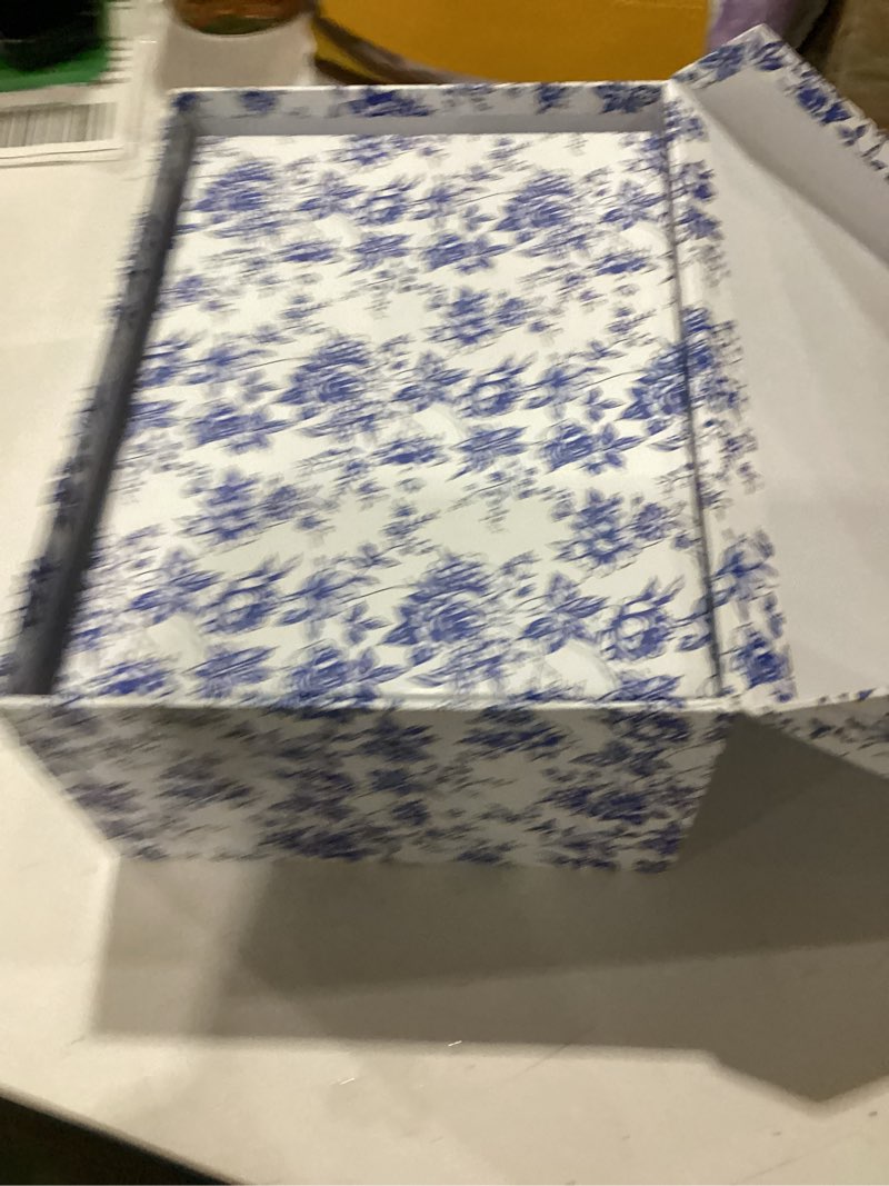 Condition photo showing Good Condition for briful blue and white porcelain storage boxes, photos storage boxes with lids 4 in 1 set water-proof gift boxes sets decorative multiple size storage bins for clothes/office/christmas decorations blue and white rectangular set4