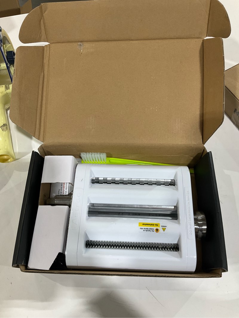 Antree Pasta Maker Attachment 3 in 1 Set for KitchenAid Stand Mixers Included Pasta Sheet Roller, Spaghetti Cutter, Fettuccine Cutter Maker Accessories and Cleaning Brush 3 in 1 Pasta Maker Attachment Set