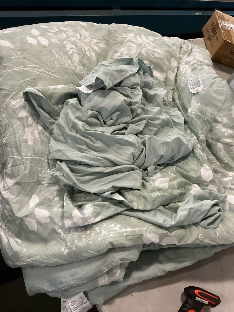 https://lotting-media.assets.bidfta.com/lotting_81910e24-3283-420d-bed6-2cc9a3041e47