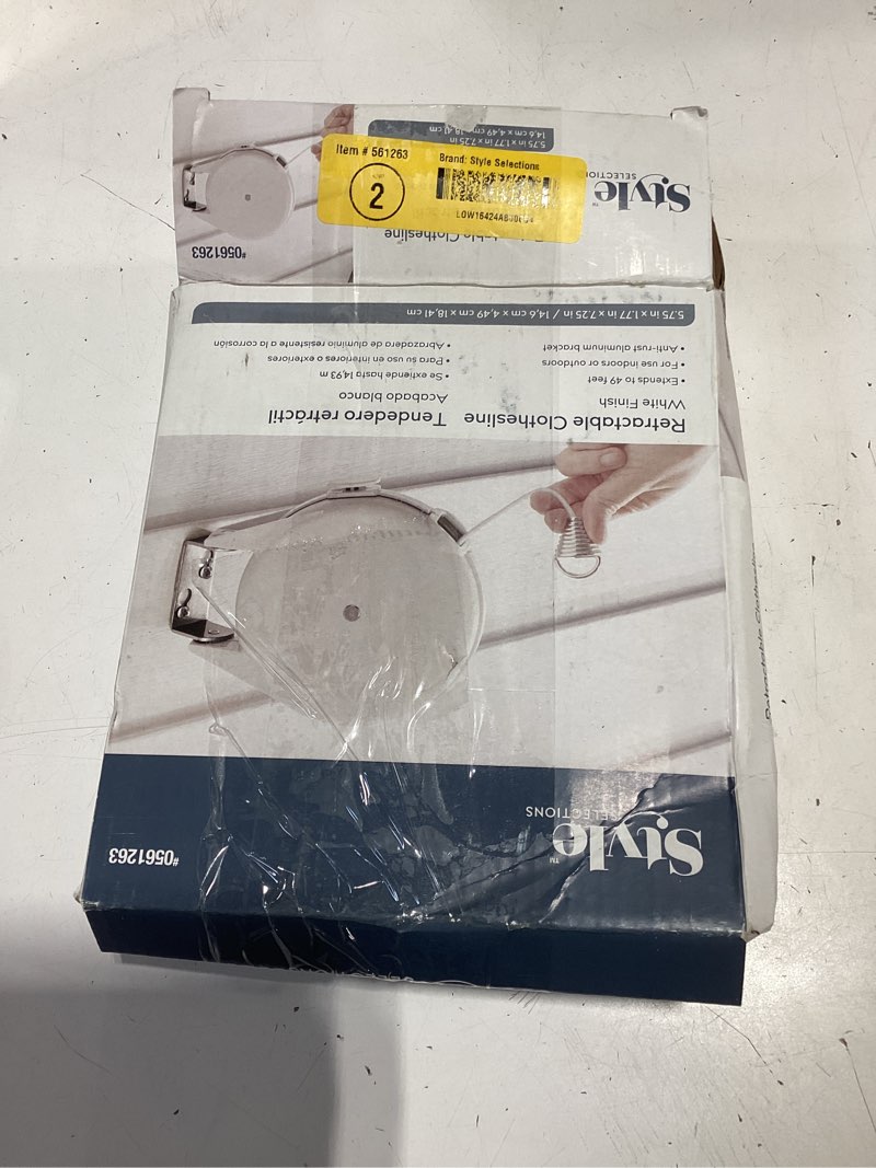 Condition photo showing Good Condition for retractable clothes line 