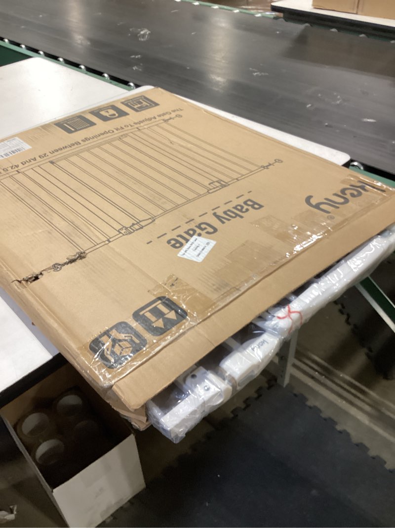 Condition photo showing New/Like New for keny 29"-42.5" Baby Gate for Stairs, Auto Close Safety Dog Gate, Pressure Mounted Easy Walk Through Pet Gate for Doorways, Durable Stair Gate, 30" Tall, White White 29-42.5"Wide, 30"Tall