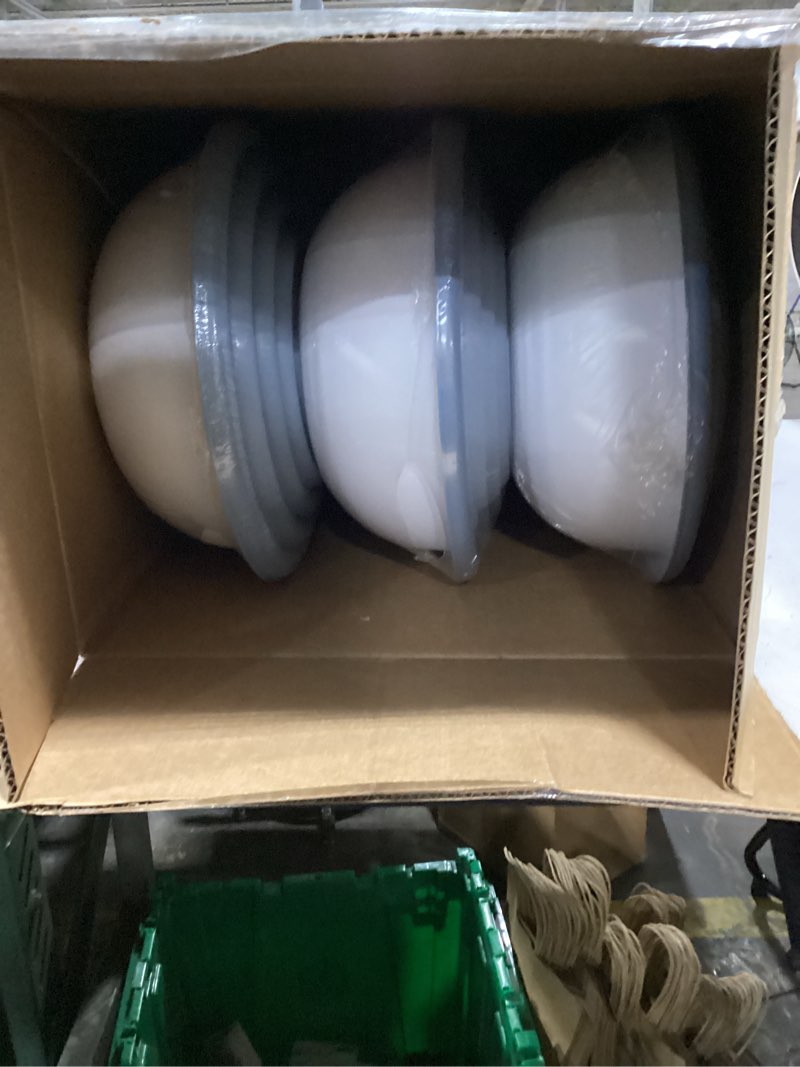 Condition photo showing New/Like New for sterilite 8-piece covered bowl set, 4 plastic bowls ranging in size w/ 4 lids, food storage, dishwasher and microwave safe, white and teal lid, 6-pack