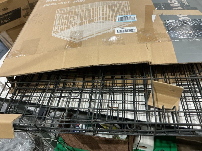 Condition photo showing Good Condition for used)))) dumos dog crate, 30 inch medium single door dog cage with plastic leak-proof pan tray, folding metal wire pet kennel for indoor, outdoor, travel 30\"l x 17.5\"w x 19.75\"h single door