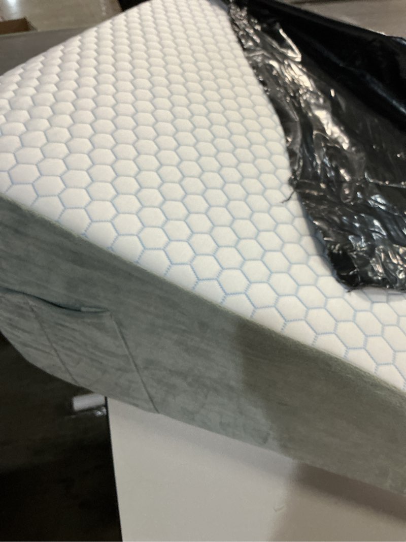 Condition photo showing Good Condition for puredown® 12" Bed Wedge Pillow, Cooling Gel Memory Foam for Nighttime Acid Reflux, Lumbar & Back Support, Leg Elevation Therapy, Snore Reduction Aid, Triangular Wedge Design, Detachable Washable Cover
