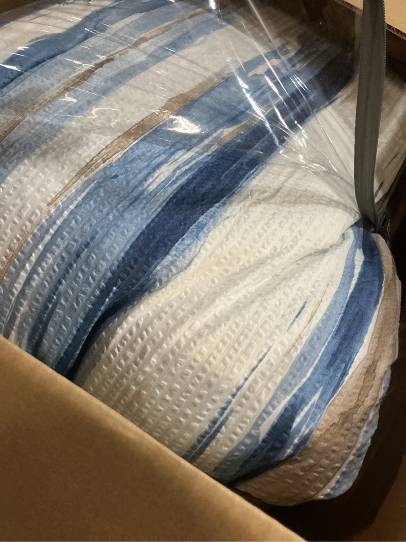 Condition photo showing Good Condition for Madison Park Marina Comforter Quilt Combo Set - Modern Luxury Design, All Season Down Alternative Bedding, Matching Shams, Decorative Pillows, Full/Queen(90"x90"), Aqua 8 Piece Full/Queen Marina Coastal Stripes Aqua