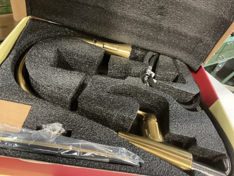 Condition photo showing Good Condition for Derengge Pull-Down Sprayer Kitchen Faucet, Brushed Gold Single Handle Kitchen Sink Faucet,1 Hole or 3 Hole Installation,KF-0258-BG