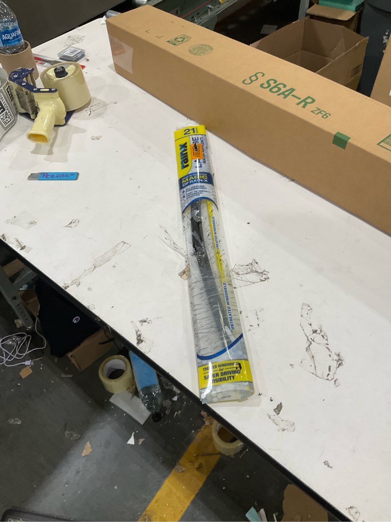 Condition photo showing As Is for Rain-X 5079278-2 Latitude 2-In-1 Water Repellent Wiper Blades, 21 Inch Windshield Wipers (Pack Of 1), Automotive Replacement Windshield Wiper Blades With Patented Repellency Formula 21" Latitude