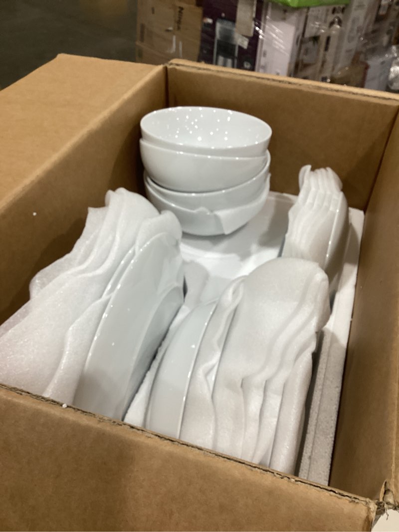Condition photo showing New/Like New for malacasa 24-piece gourmet porcelain dinnerware sets, modern white round dish set for 6 - premium serving plates and bowls sets for dessert, salad, soup, pasta - series amelia amelia white 24 piece (service for 6)