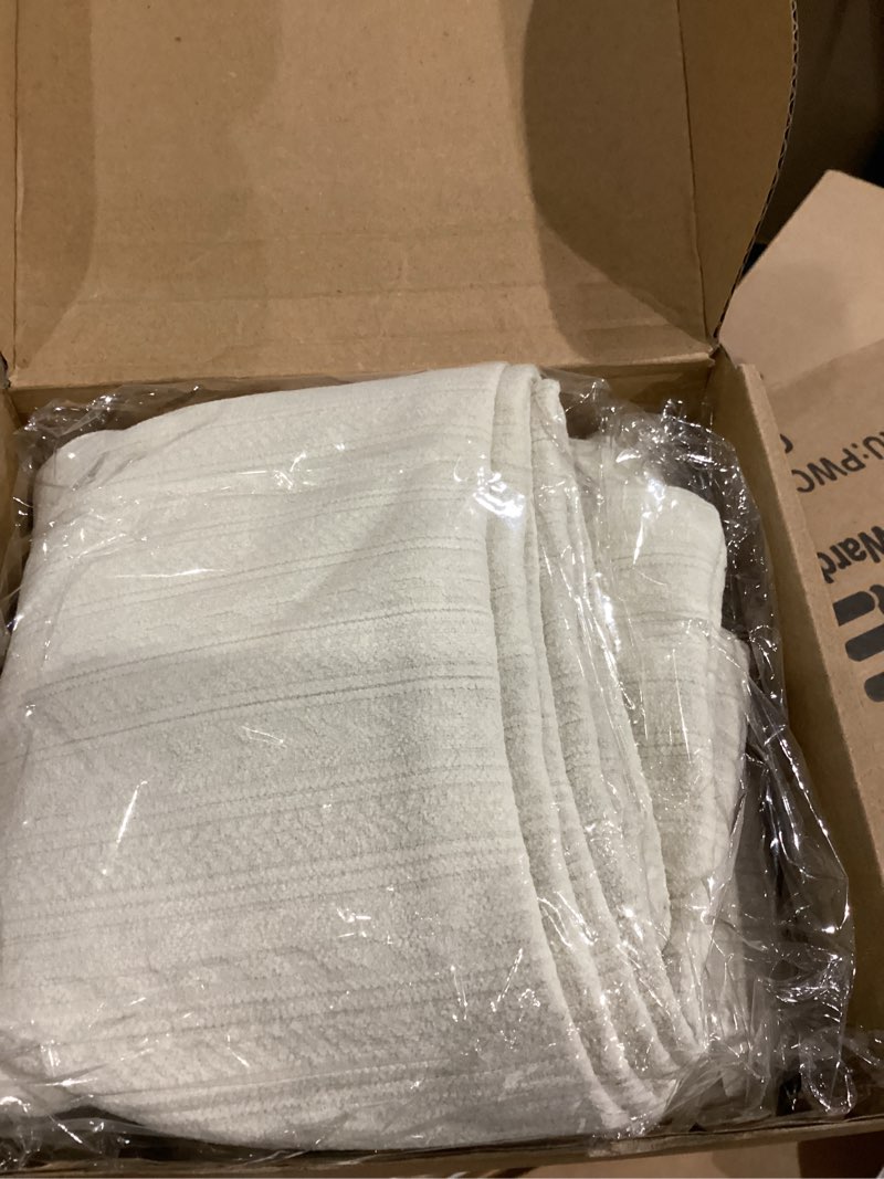 Condition photo showing New/Like New for FUTEI Cream Decorative Throw Pillow Covers 18x18 Inch Set of 2,Soft Cozy Wheat Ear Striped Patterns Cushion Cases,Modern Home Decor for Couch Bed Living Room Cream 18" x 18" (Pack of 2)