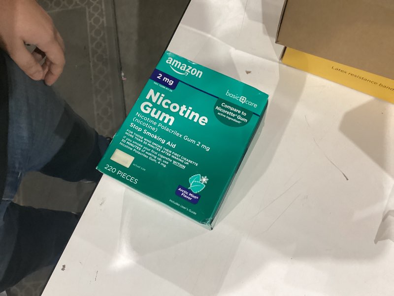 Condition photo showing New/Like New for Amazon Basic Care Uncoated Nicotine Polacrilex Gum 2 mg (nicotine), Mint Flavored, Stop Smoking Aid, 220 Count (Packaging may vary)