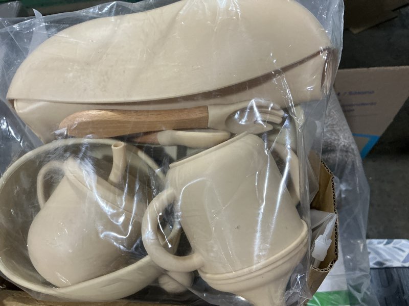 Condition photo showing Good Condition for silicone baby feeding set 9 pcs, spill-proof suction plate, bowl, bib, silicone spoon&forks, wooden spoons&forks, training cup with straw and sippy cup, baby eating utensils (beige)