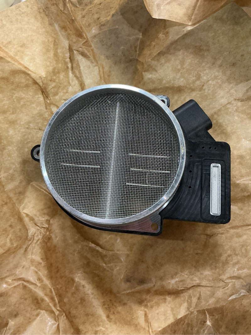 Condition photo showing New/Like New for Mass Air Flow Sensor MAF Compatible with Chevrolet Silverado Suburban Escalade Tahoe Yukon 99-07 /Cadillac Rainier Deville Eldorado 00-05 /Pontiac 05-06 Replaces OE 213 4160 25318411 86-8411