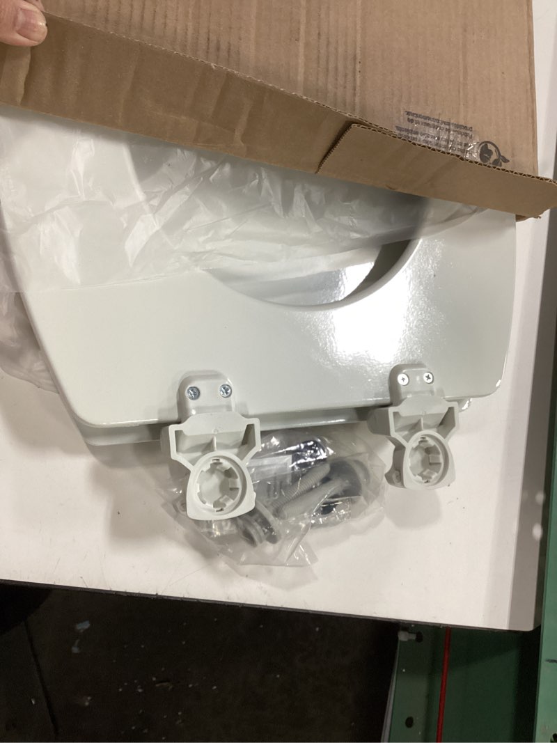 Condition photo showing Good Condition for Bemis Residential Molded Wood Toilet Seats White