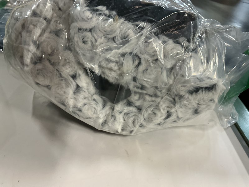 Condition photo showing Good Condition for KSIIA Washable Dog Bed Deluxe Plush Dog Crate Beds Comfy Kennel Pad Anti-Slip Pet Sleeping Mat for Large, Jumbo, Medium, Small Dogs Breeds, 17" x 12", Gray Grey 17.0"L x 12.0"W x 2.0"Th