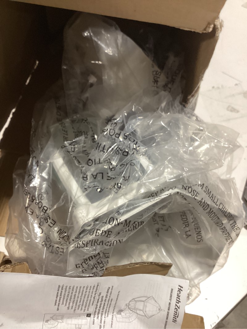Condition photo showing New/Like New for Heath Zenith HZ-4192-WH Six-Sided Die-Cast Aluminum Lantern, White with Beveled Glass, Bulb Not Included