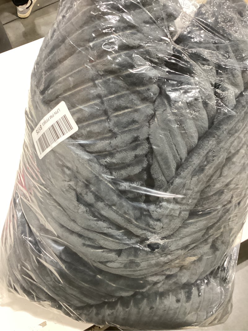Condition photo showing Good Condition for HYLEORY Heated Blanket Electric Queen, Soft Flannel Sherpa Heater 5 Heat Settings and 10 Hours Auto Shut-Off Heating Blanket ETL Certification Over-Heat Protection Machine Washable,Deep Grey Deep Grey Queen(84"x90")