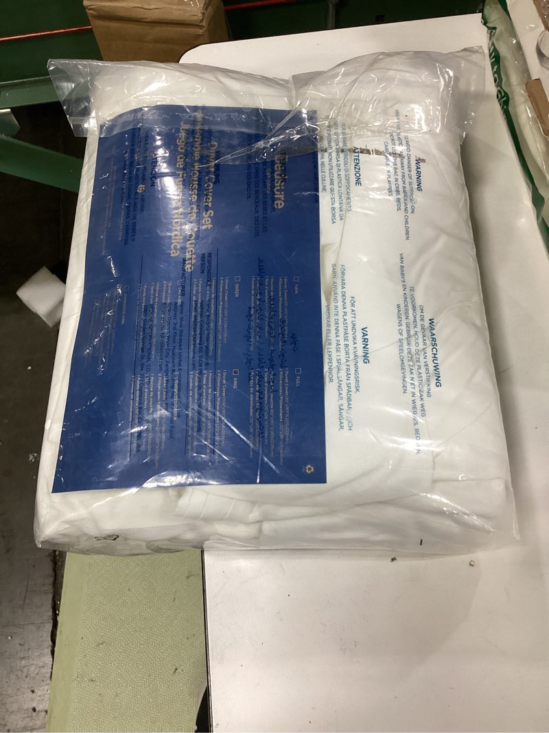 Condition photo showing Good Condition for Bedsure 100% Rayon Derived from Bamboo Duvet Cover King Size - Lightweight Silky Cooling Comforter Cover Set for Hot Sleepers, Breathable & Moisture-Wicking Bedding Set, Pure White 02 - Pure White (No Comforter) King (104" x 90")