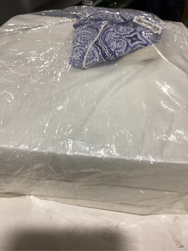 REPLACEMENT SEAT CUSHION WITH BLUE AND WHITE SEAT COVERING