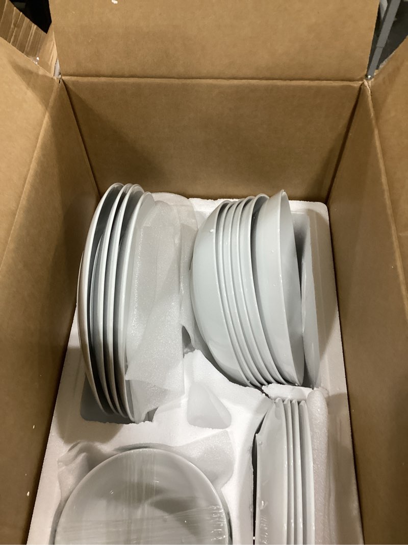 Condition photo showing New/Like New for MALACASA 24-Piece Gourmet Porcelain Dinnerware Sets, Modern White Round Dish Set for 6 - Premium Serving Plates and Bowls Sets for Dessert, Salad, Soup, Pasta - Series AMELIA AMELIA White 24 Piece (Service for 6)