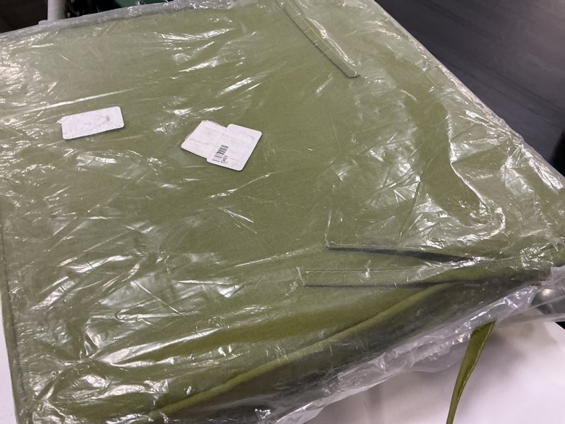 Condition photo showing Good Condition for outdoor 18-inch square reversible seat cushion with ties, 2-pack, juniper juniper 2-pack