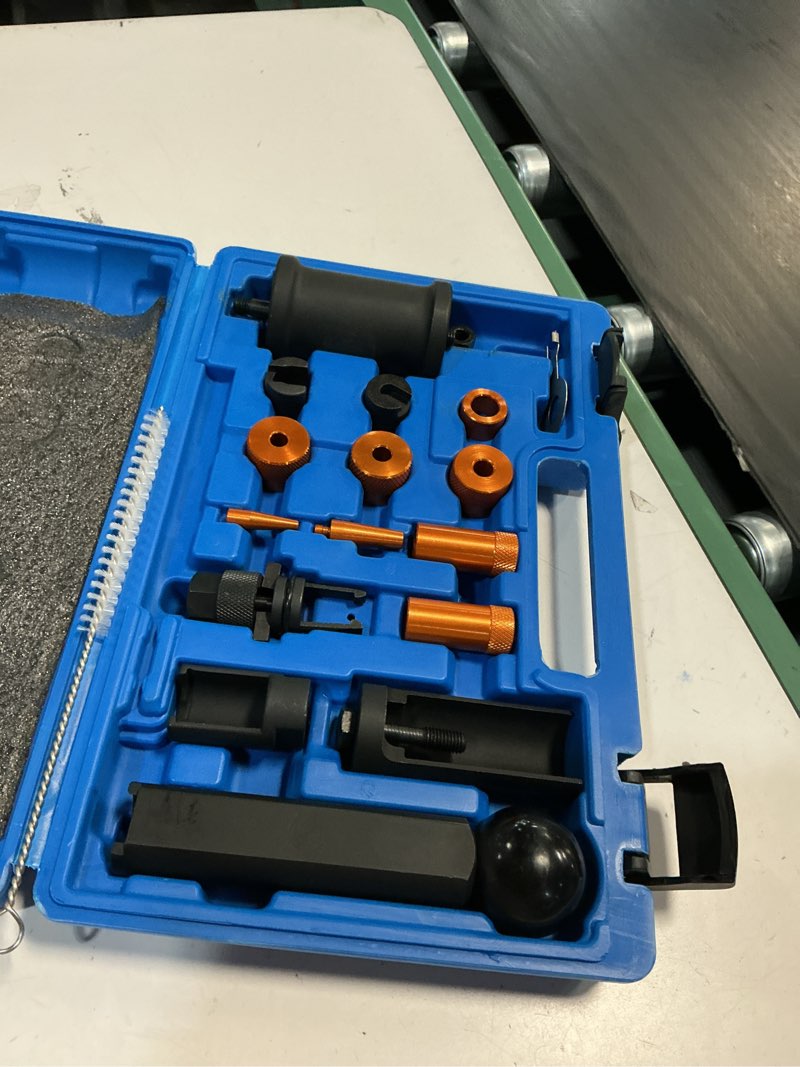 Condition photo showing New/Like New for fuel injector puller removal installer kit, compatible with audi vw skoda seat 1.4 1.6 1.8 2.0 2.7 3.0 3.2 3.6 v6 4.2 v8 fsi tsi, petrol engines, with carrying case & gloves