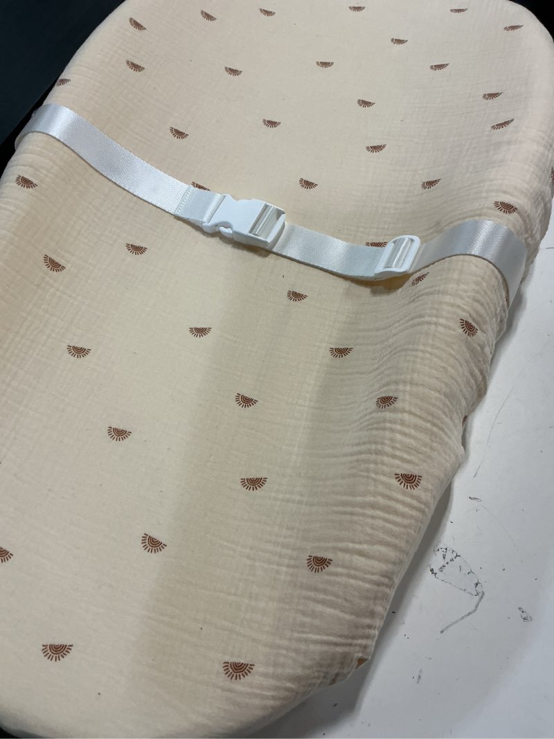 Condition photo showing item condition for Stokke Sleepi Fitted Sheet V3, Flower Ecru - Compatible with Sleepi Bed V3 & Mattress V3 - Washable - 100% Fine Cotton Percale