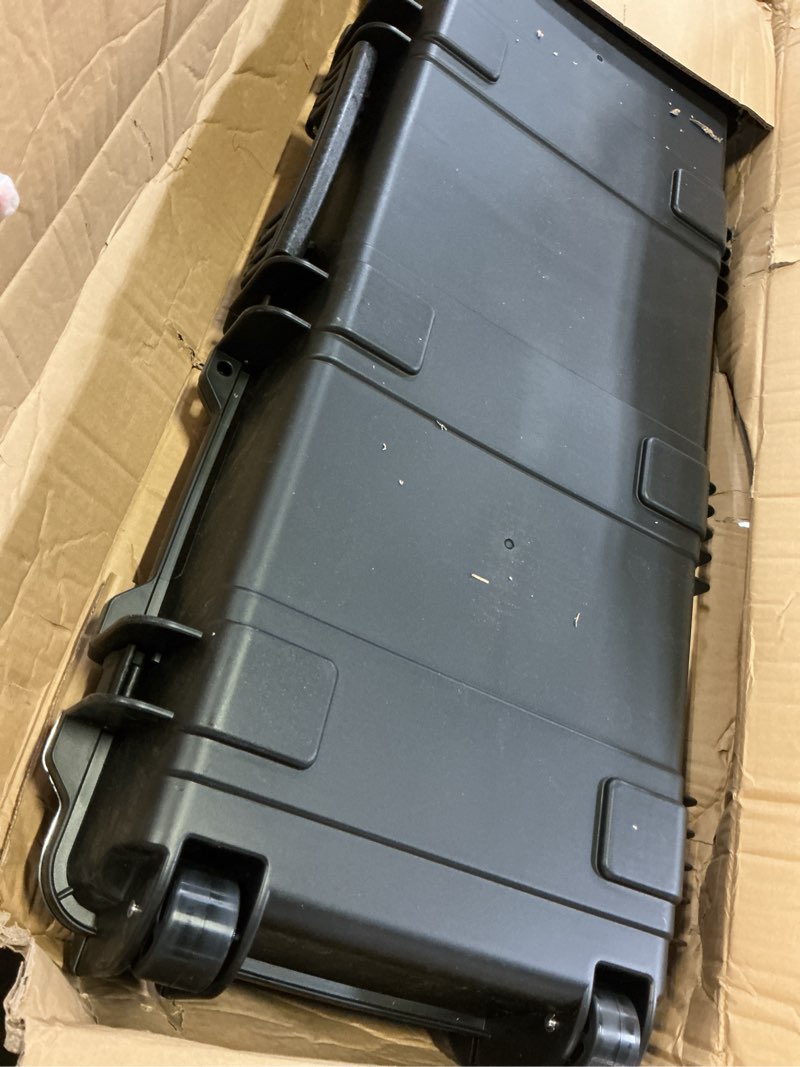 Condition photo showing Good Condition for vevor rifle case, rifle hard case with 4 layers fully-protective foams, lockable hard gun case with wheels, ip67 waterproof & crushproof, for rifles or shotguns 42 inch black
