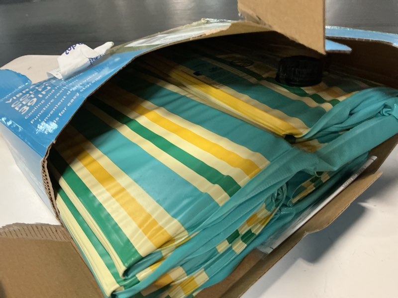 Condition photo showing Good Condition for vibrant life round collapsible pet pool  39