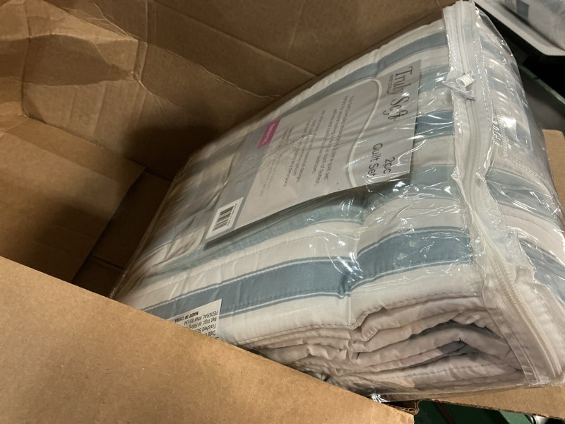 Condition photo showing Good Condition for truly soft aiden stripe quilt set blue polyester 2-piece twin quilt set, stripe themed, for men and women, oeko-tex certified confidence quilt set twin/twin xl blue